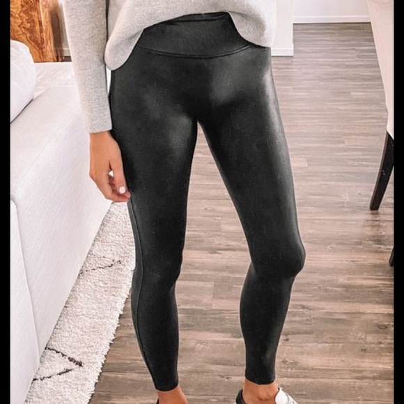 ⭐️NWT ⭐️SPANX FAUX LEGGINGS Small - Picture 1 of 3